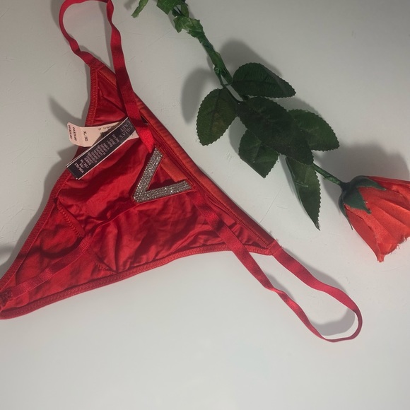 Victoria’s Secret Thongs - Picture 2 of 7